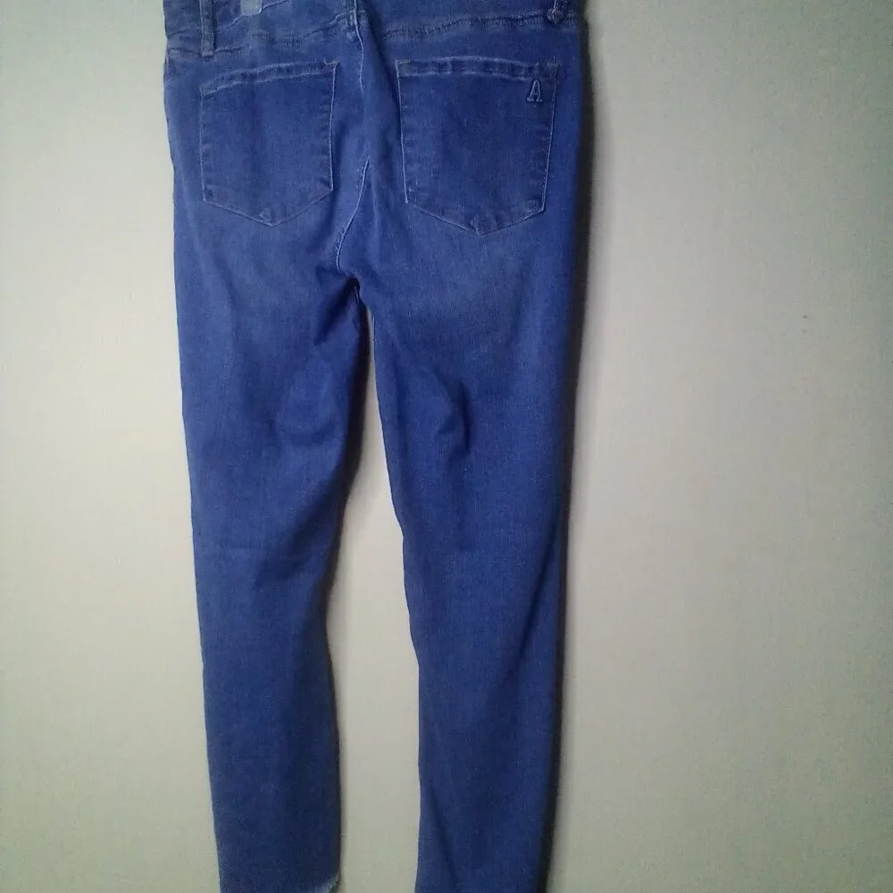Articles Of Society Jeans 29 Women Cropped Raw Hem Distressed Blue